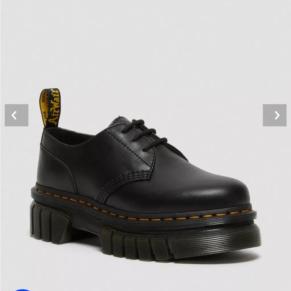 Doc Marten

AUDRICK NAPPA LEATHER PLATFORM SHOES